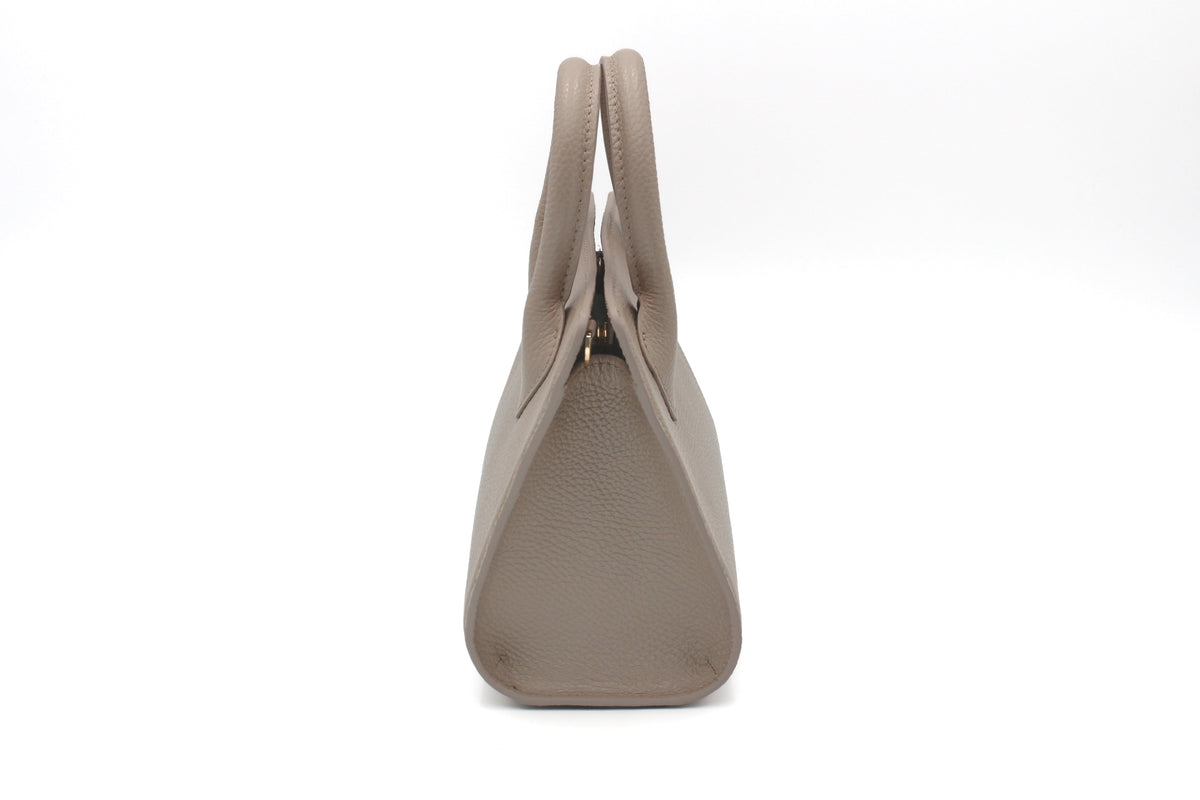 Teardrop Essence Medium